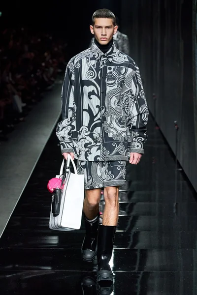 Look 74